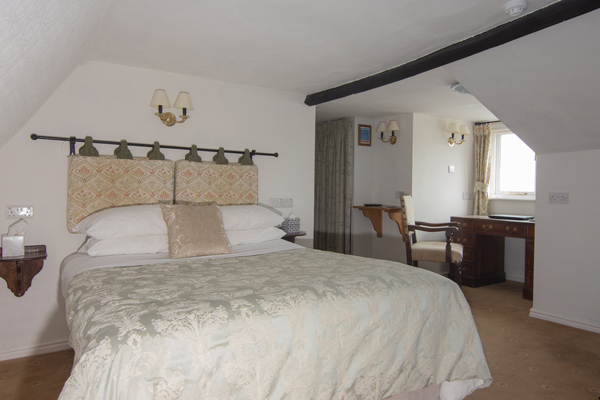 Deluxe room 6 at the Abbey Hotel, Bury St Edmunds, Suffolk Deluxe room 6 at the Abbey Hotel, Bury St Edmunds, Suffolk
